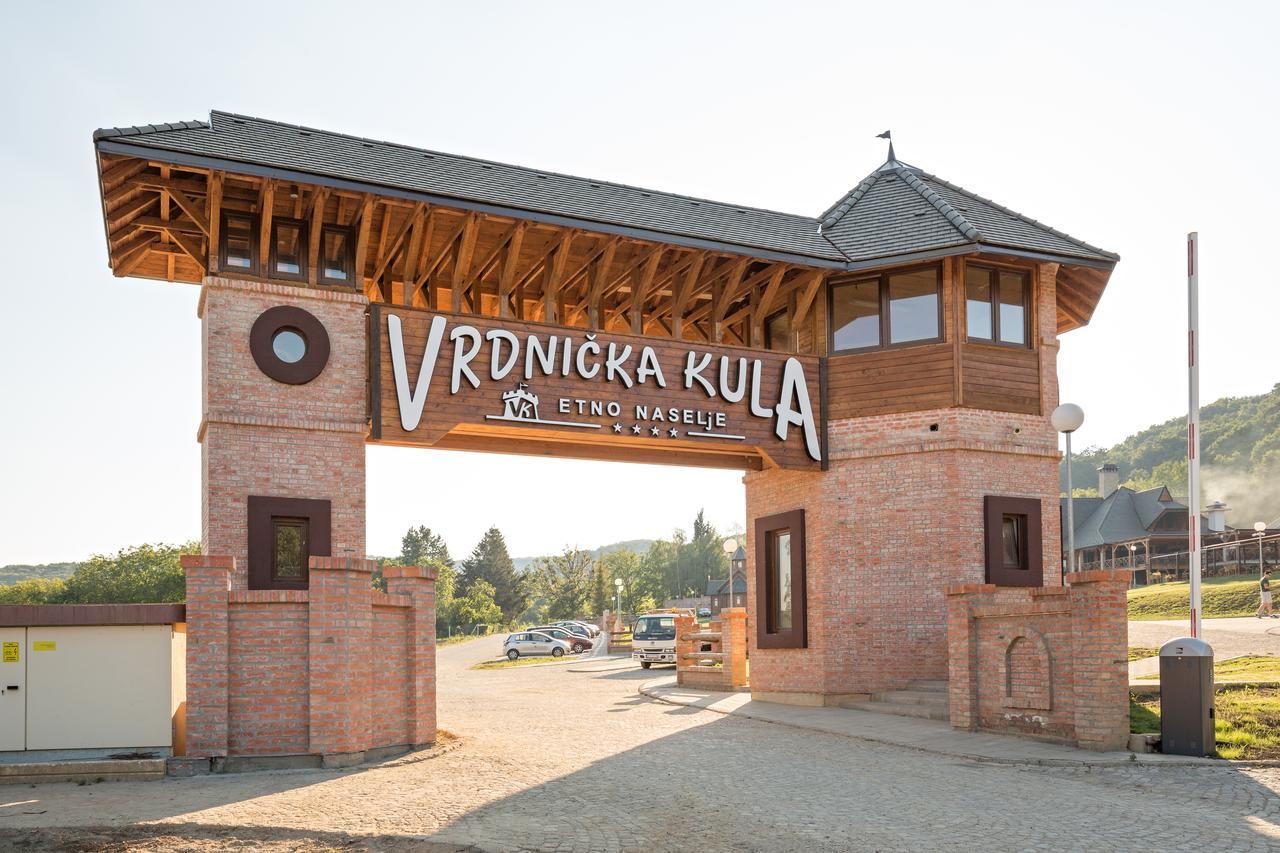 Bed and Breakfast Etno Naselje Vrdnicka Kula Врднік Екстер'єр фото
