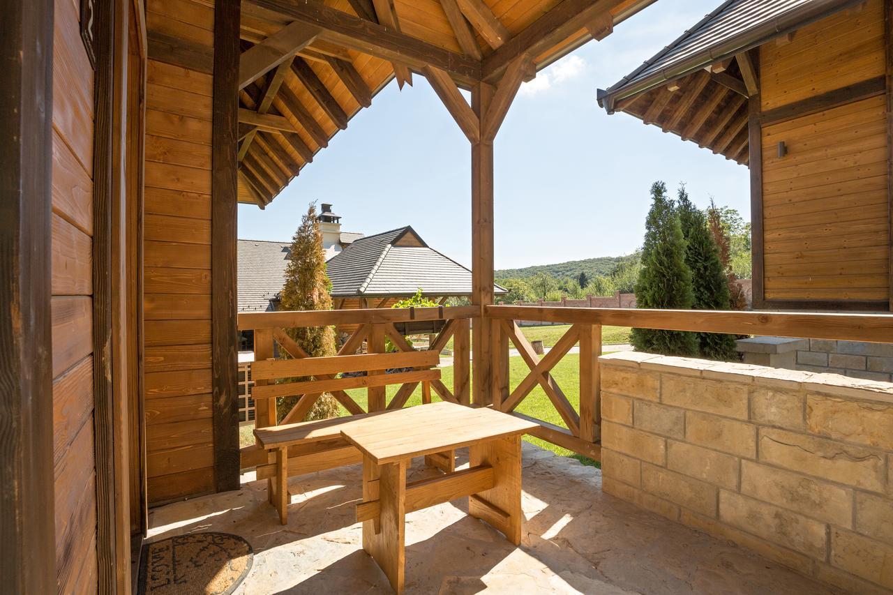 Bed and Breakfast Etno Naselje Vrdnicka Kula Врднік Екстер'єр фото