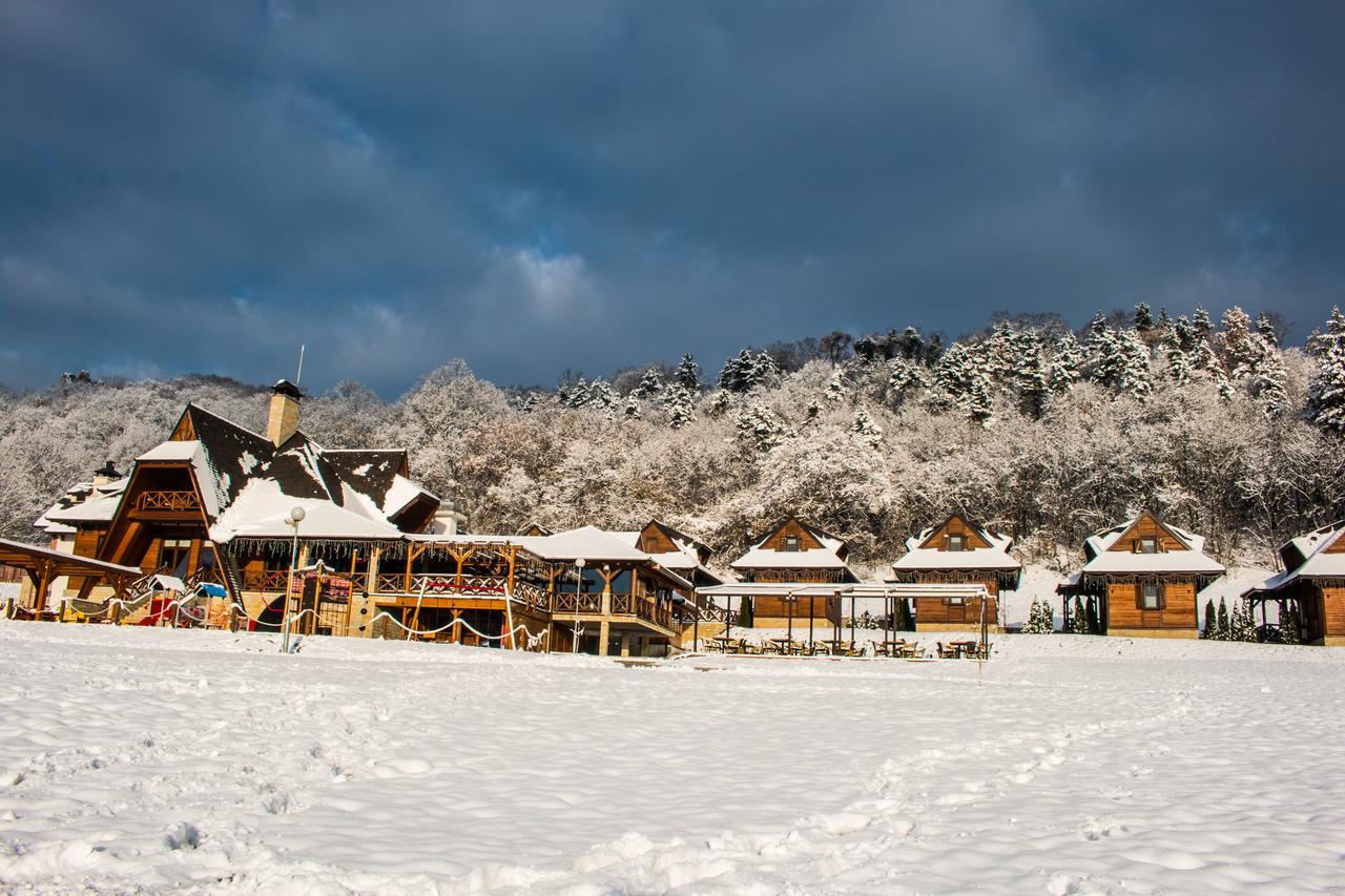 Bed and Breakfast Etno Naselje Vrdnicka Kula Врднік Екстер'єр фото